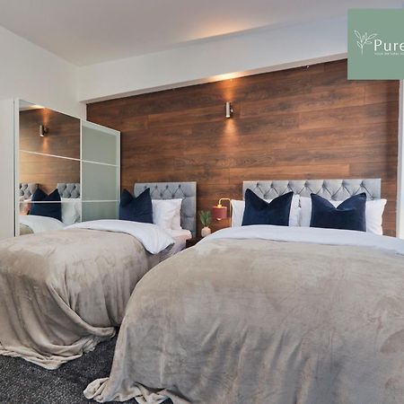 Superb House Manchester Near Etihad With Free Parking Sleeps 8 エクステリア 写真
