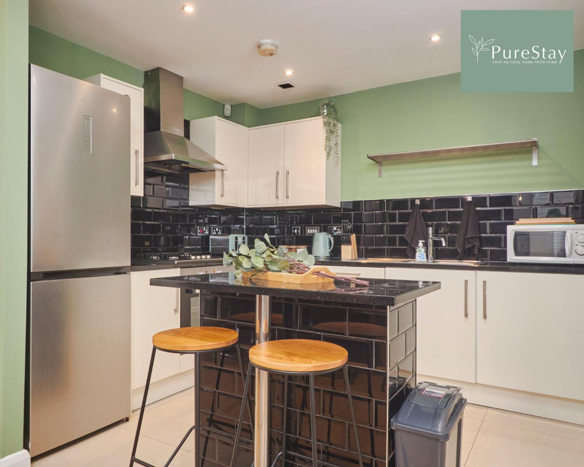 Superb House Manchester Near Etihad With Free Parking Sleeps 8 エクステリア 写真