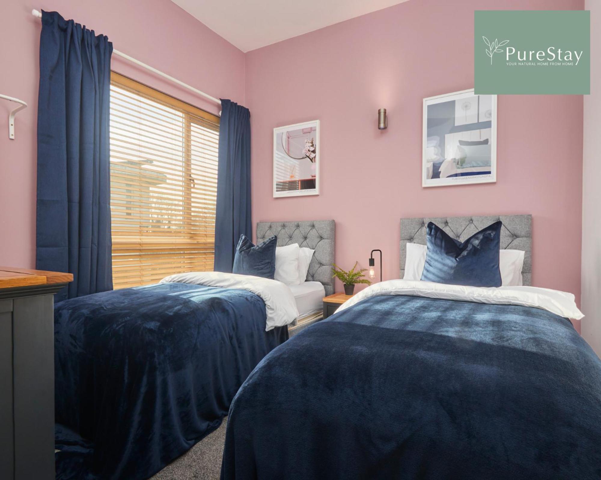 Superb House Manchester Near Etihad With Free Parking Sleeps 8 エクステリア 写真