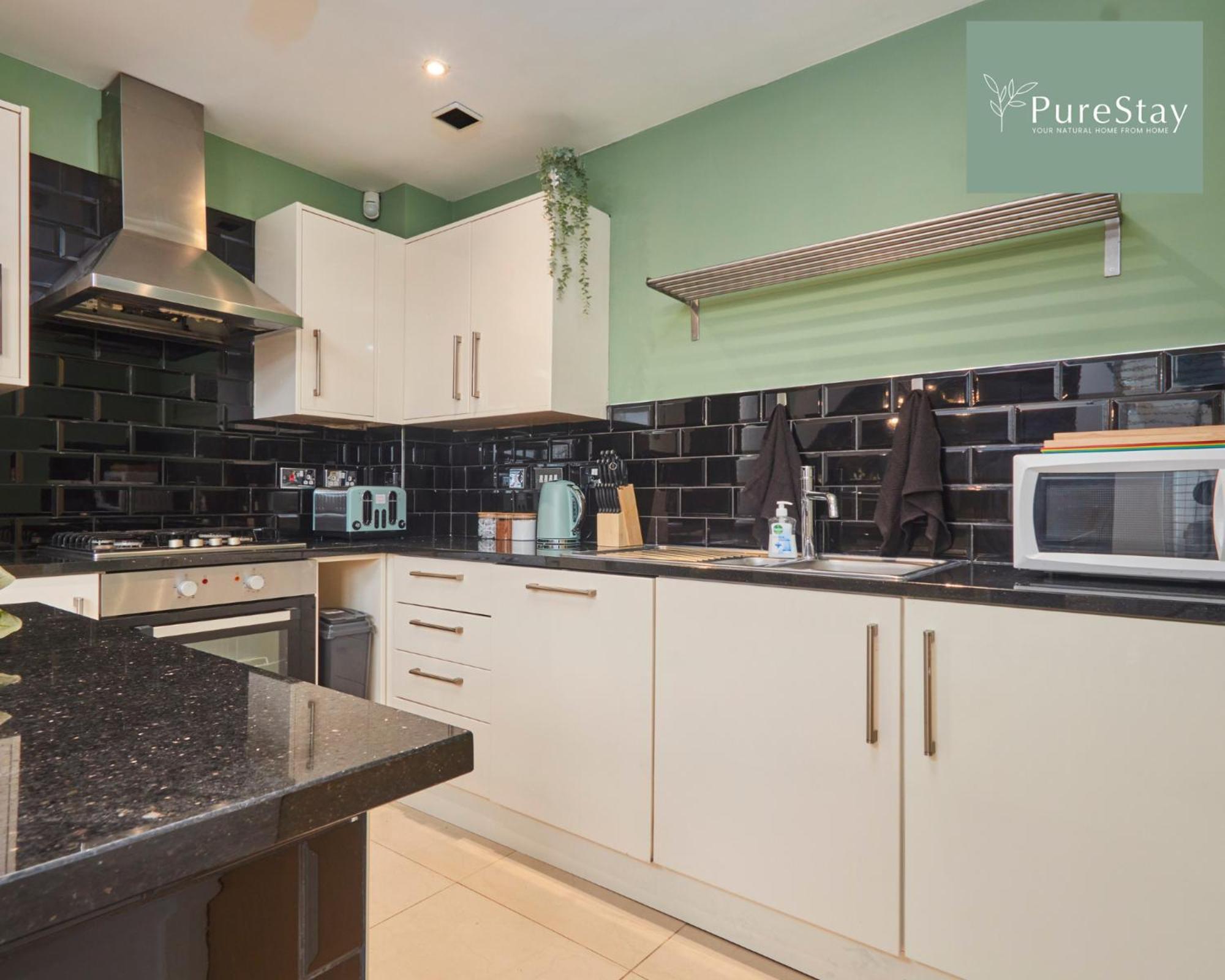 Superb House Manchester Near Etihad With Free Parking Sleeps 8 エクステリア 写真