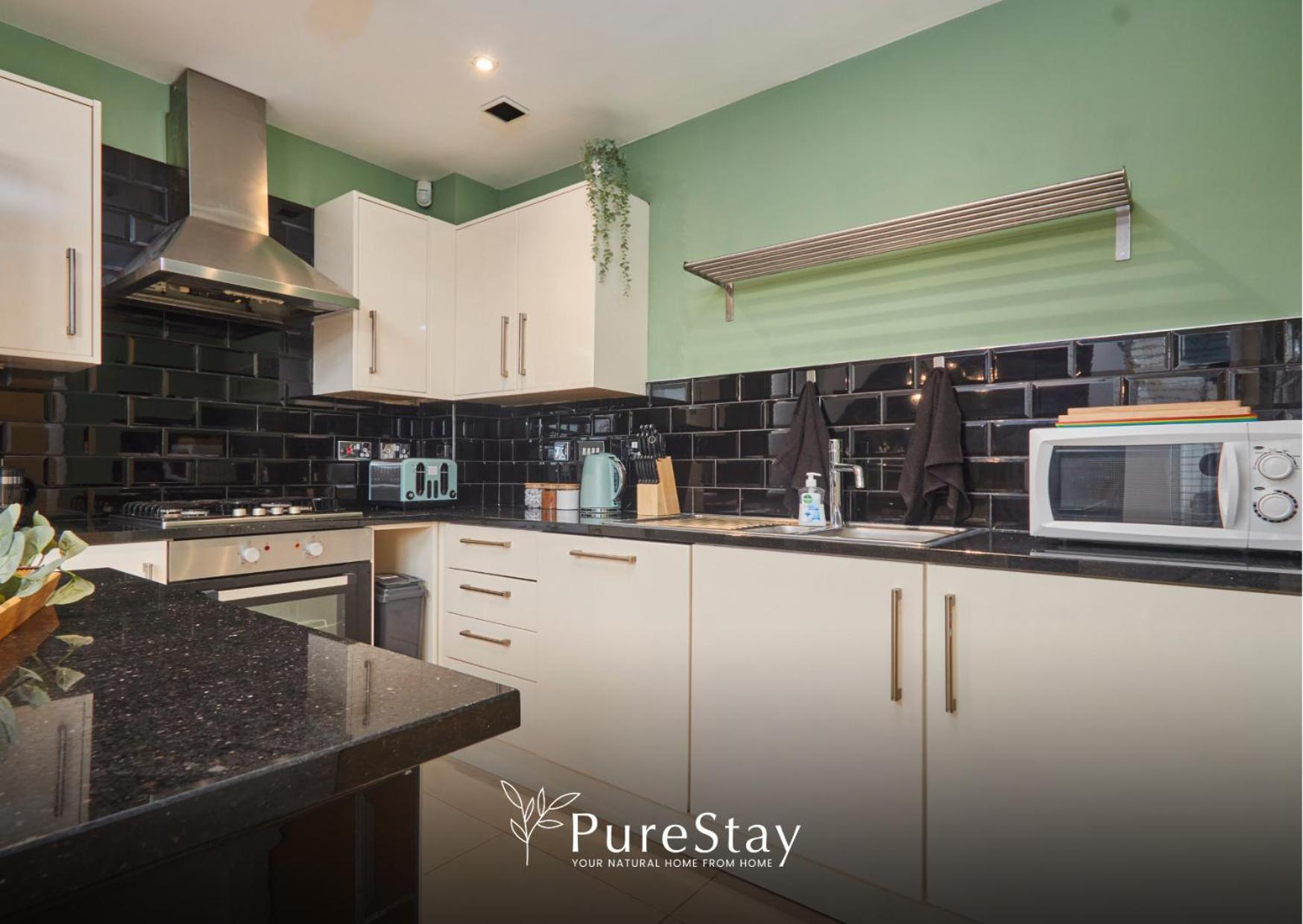 Superb House Manchester Near Etihad With Free Parking Sleeps 8 エクステリア 写真